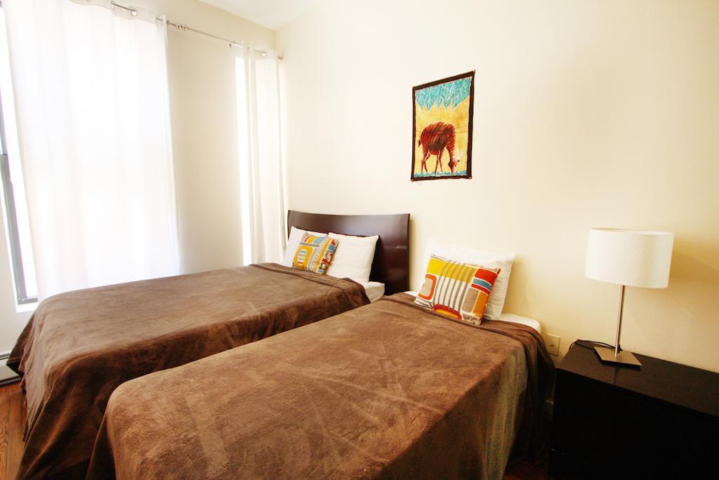 Luxury Living Suites New York Room photo